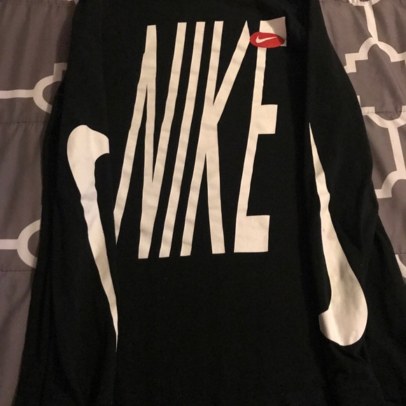 Boys Nike long sleeve shirt - Picture 2 of 4